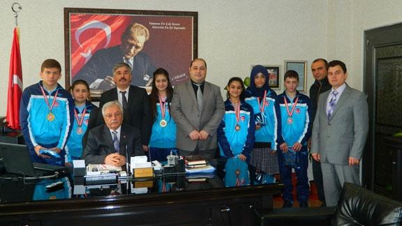 İlçemiz İmam Hatip Anadolu Lisesi öğrencileri, Sportif Etkinliklerde Başarı Kazandı.