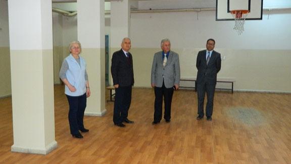 İlçe Milli Eğitim Müdürümüz Mustafa GÜÇLÜ, Atakent İlkokulu´nu Ziyaret ederek kullanıma açılan Okulun Spor Salonunu İnceledi.