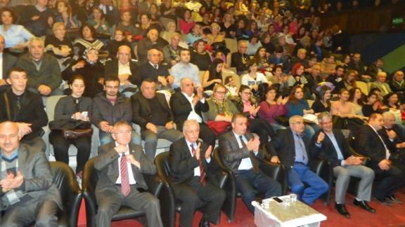 24 Kasım Öğretmenler Günü Kutlama Programı Doğrultusunda Tüm Öğretmenlerimiz Adına Çorlu Belediyesi Memduh Şevket Esendal Sahnesinde Türk Halk Müziği Konseri Verildi.