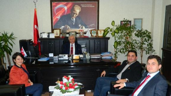 Tüm KASDER Genel Başkanı Murat ÇALIK İlçe Milli Eğitim Müdürümüz Mustafa GÜÇLÜ´ yü Makamında Ziyaret Etti.