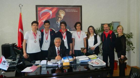 Özel Çorlu Nazmi Arıkan Fen Bilimleri Lisesi Yüzme Takımı Türkiye Finallerine Gitmeye Hak Kazandı