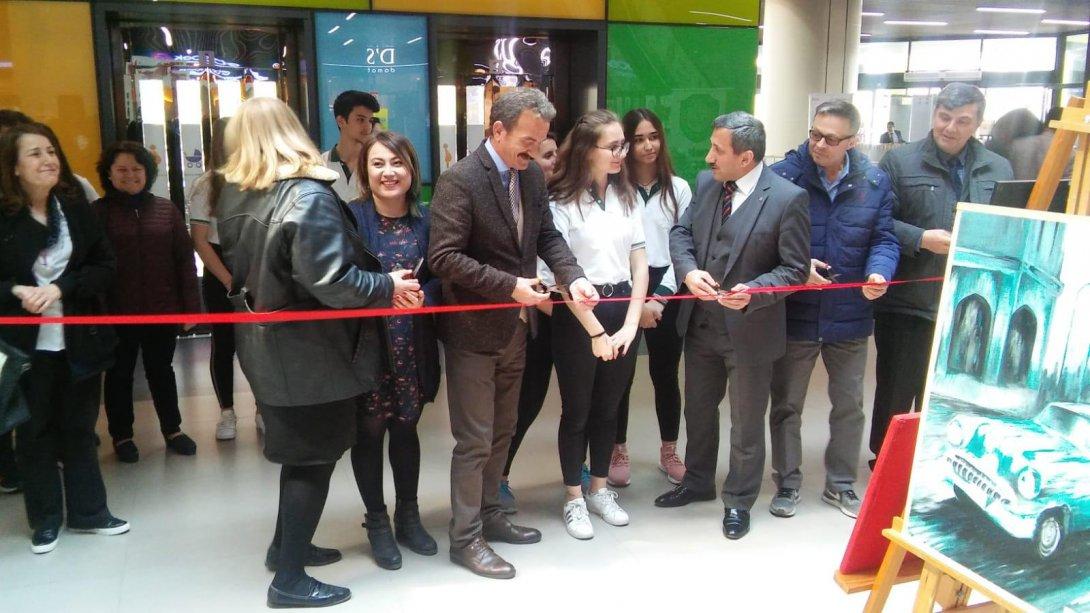 İlçe Milli Eğitim Müdürümüz Sayın Hüseyin ERDOĞAN Cemile Yeşil Anadolu Lisesi´nin Trend Arena AVM´ de Düzenlediği Resim Sergisi Açılışını Gerçekleştirdi. 