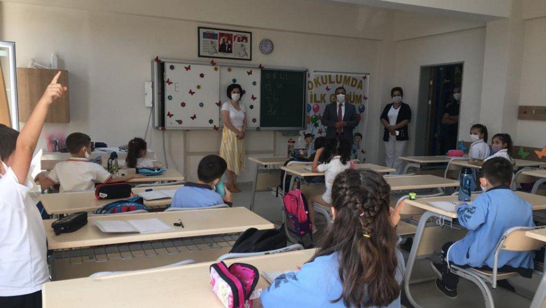 İlçe Milli Eğitim Müdürü Sayın Hüseyin Erdoğan Mükerrem Ali Kayan İlkokulunu Ziyaret Etti.