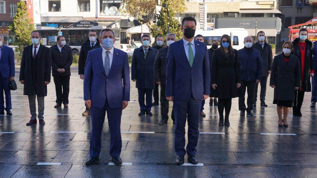 24 Kasım Öğretmenler Günü Dolayısı ile Atatürk Anıtına Çelenk Sunma Töreni Gerçekleştirildi.