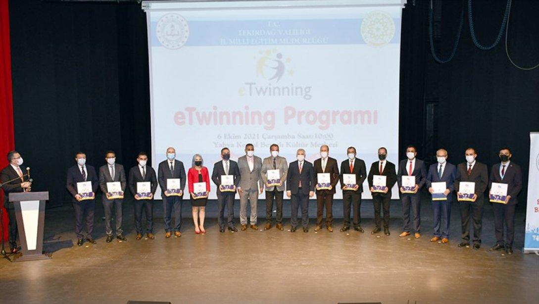 eTwinning  Okulu Olmaya Hak Kazanan Kurumlarımıza ve eTwinning  Programı Kapsamında Sertifika Alan Öğretmenlerimize Ödülleri Takdim Edildi