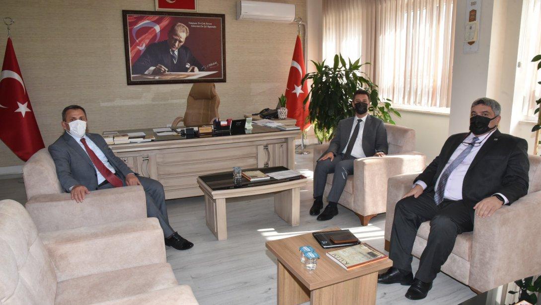 Çorlu Belediye Başkanı Ahmet Sarıkurt İlçe Milli Eğitim Müdürümüz Hüseyin Erdoğan'ı Makamında Ziyaret Etti