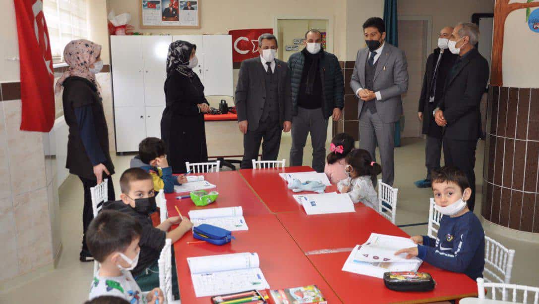 İl Millî Eğitim Müdürü Ersan Ulusan Cezzar Mustafa Ersin Ortaokulu Bünyesindeki Ana Sınıflarımızı Ziyaret Etti