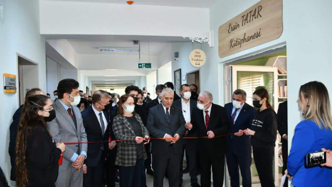 Vali Aziz Yıldırım Mehmet Akif Ersoy Anadolu Lisesinde Kurulan Ersin Tatar Kütüphanesinin Açılışını Gerçekleştirdi