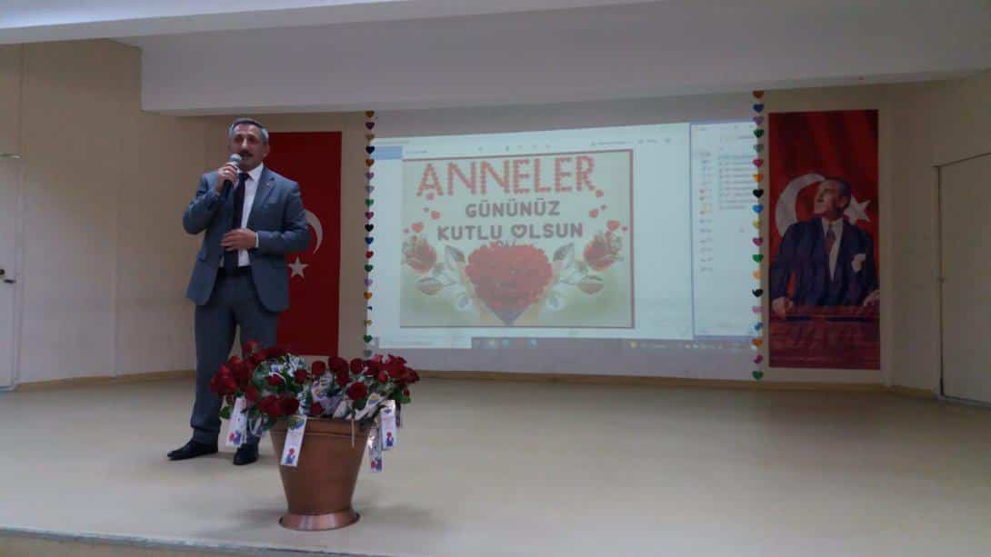 İlçe Milli Eğitim Müdürümüz Hüseyin Erdoğan Atakent İlkokulunda Gerçekleştirilen Anneler Günü Kutlama Programına Katıldı