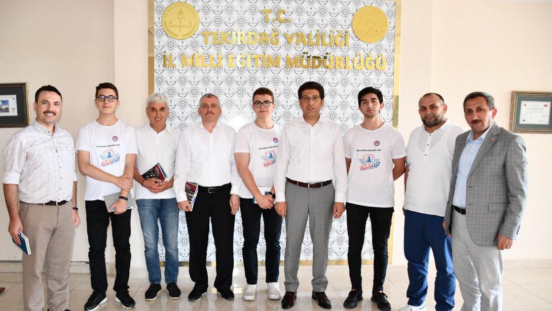 TEKNOFEST Finallerinde Yarışacak Olan Çorlu Anadolu İmam Hatip Lisesi Proje Ekibi İl Milli Eğitim Müdürü Ersan Ulusan'ı Makamında Ziyaret Etti