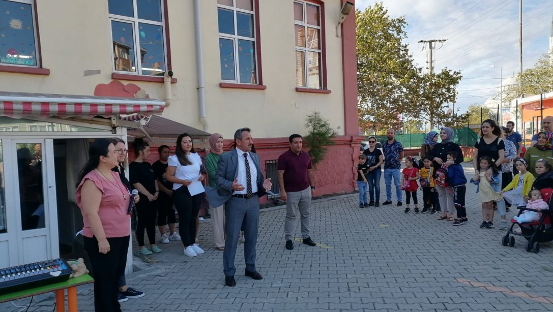İlçe Milli Eğitim Müdürü Sayın Hüseyin Erdoğan 29 Ekim Cumhuriyet Anaokulunda Düzenlenen Yeni Eğitim Dönemi Açılış Programına Katıldı.