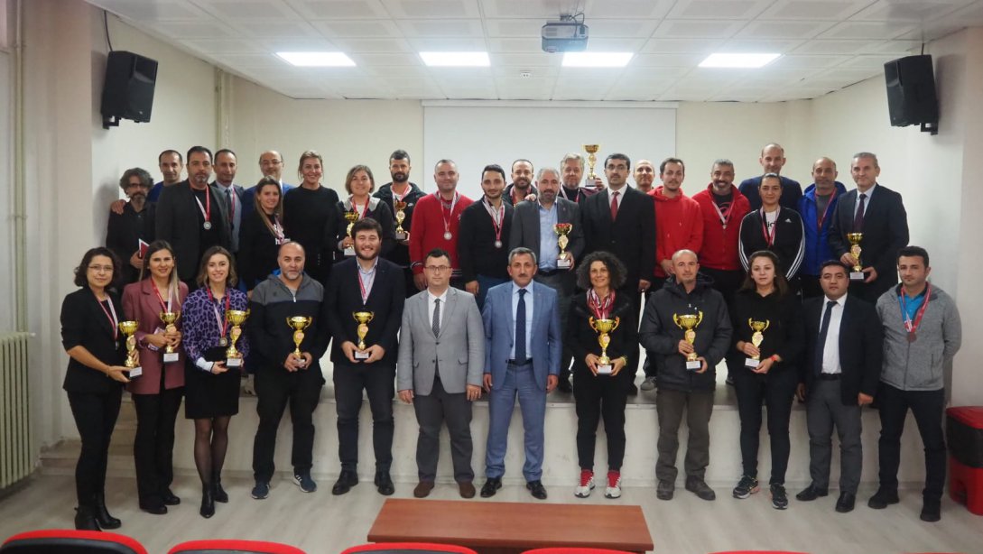 24 Kasım Öğretmenler Arası Spor Müsabakaları Ödül Töreni Müdürlüğümüzde Yapıldı.