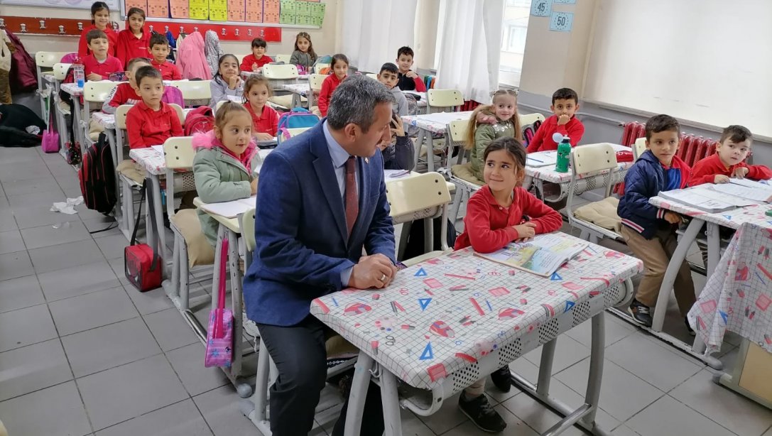 İlçe Milli Eğitim Müdürü Hüseyin Erdoğan Okulları Ziyaret Etti ve Denetimde Bulundu
