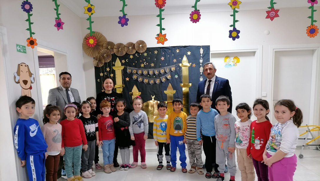İlçe Milli Eğitim Müdürü Hüseyin Erdoğan  Vali Şenol Engin İlkokulunu Ziyaret Etti.