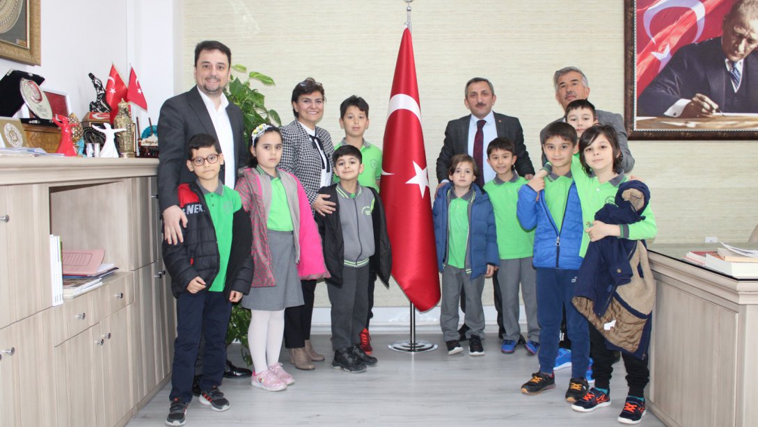 İlçe Milli Eğitim Müdürü Hüseyin Erdoğan Emlak Konut Ergene Vadisi İlkokulu Öğrencilerini Makamında Kabul Etti