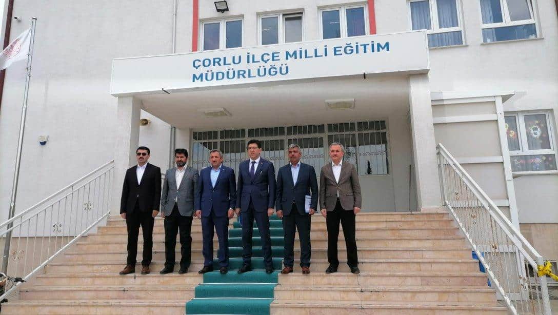 İl Milli Eğitim Müdürü Ersan Ulusan İlçe Milli Eğitim Müdürü Hüseyin Erdoğan'ı ziyaret etti.