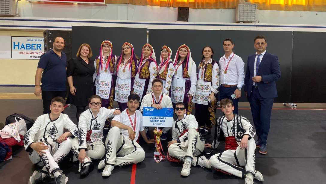 Türk Halk Oyunları Gençler Kategorisi İl Yarışmasında Çorlu Halk Eğitim Müdürlüğü Ekibi Birinci Oldu