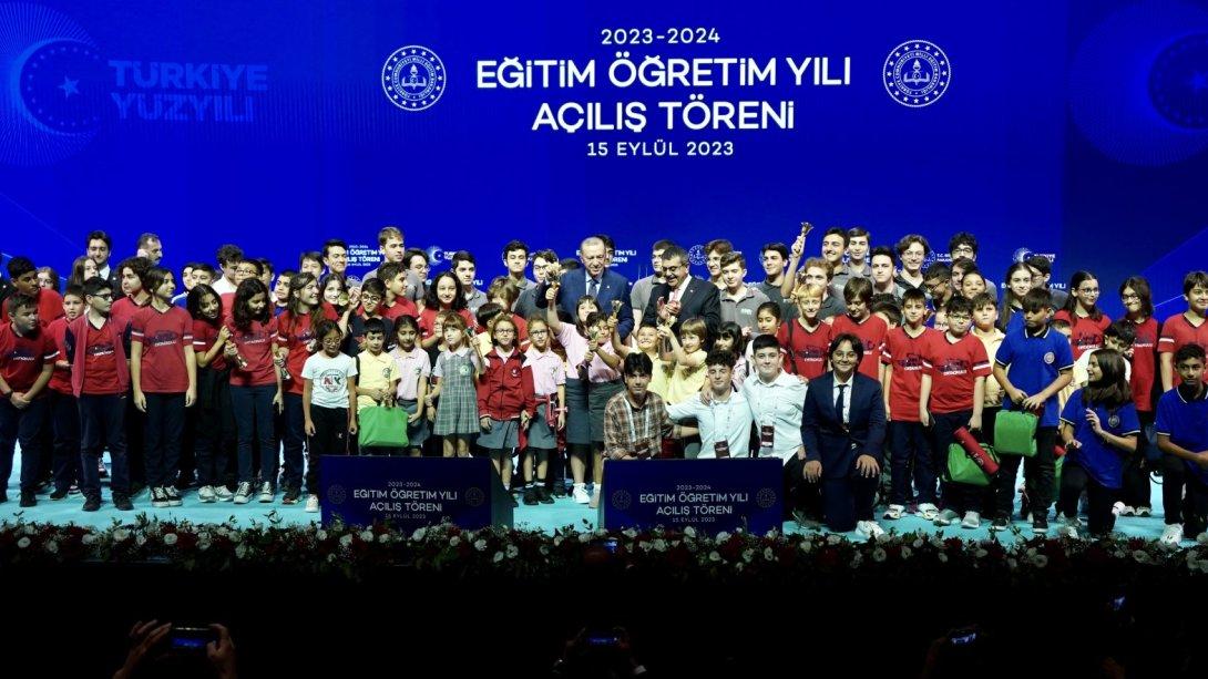 Cumhurbaşkanı Erdoğan Ve Bakan Tekin, 2023-2024 Eğitim Öğretim Yılı Açılış Töreni'ne Katıldı