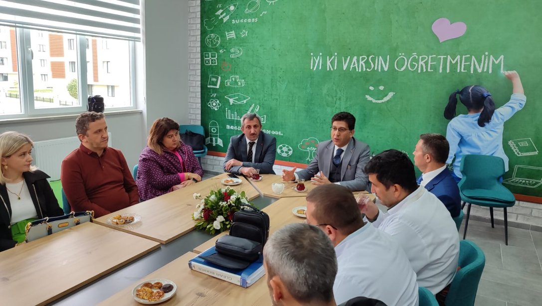İl Milli Eğitim Müdürü Ersan Ulusan Necati Perihan Kervancı Ortaokulunu Ziyaret Etti