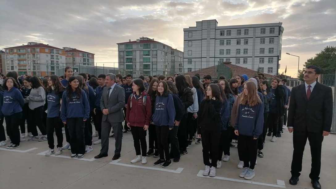 İlçe Milli Eğitim Müdürü Hüseyin Erdoğan Arif Nihat Asya Anadolu Lisesinde Bayrak Törenine Katıldı