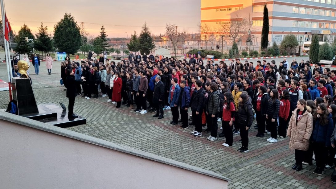 İlçe Milli Eğitim Müdürü Hüseyin Erdoğan Borsa İstanbul Fen Lisesinde Bayrak Törenine Katıldı
