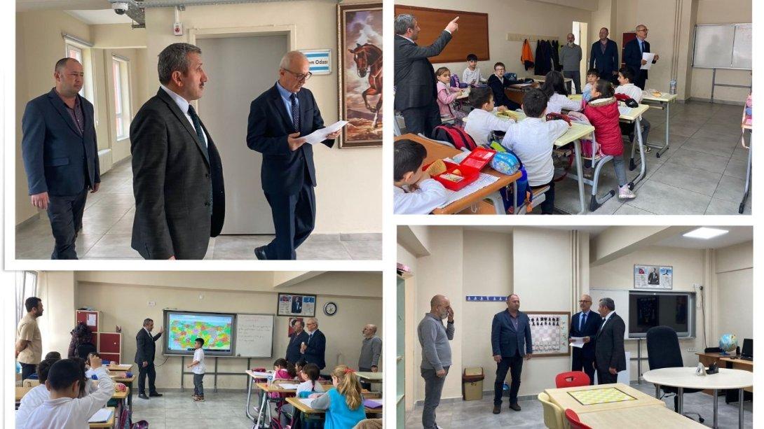 İlçe Milli Eğitim Müdürü Hüseyin Erdoğan Gazi İlkokulu ve Yavuz Sultan Selim Ortaokulunu Ziyaret Etti