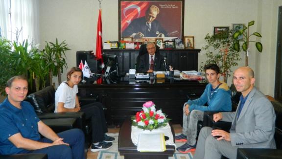 Çorlu Ortaokulu Öğrencilerinden Gönül KÖKSAL ve Emir CAN Atletizm Branşında Türkiye Derecesi Elde Ettiler.