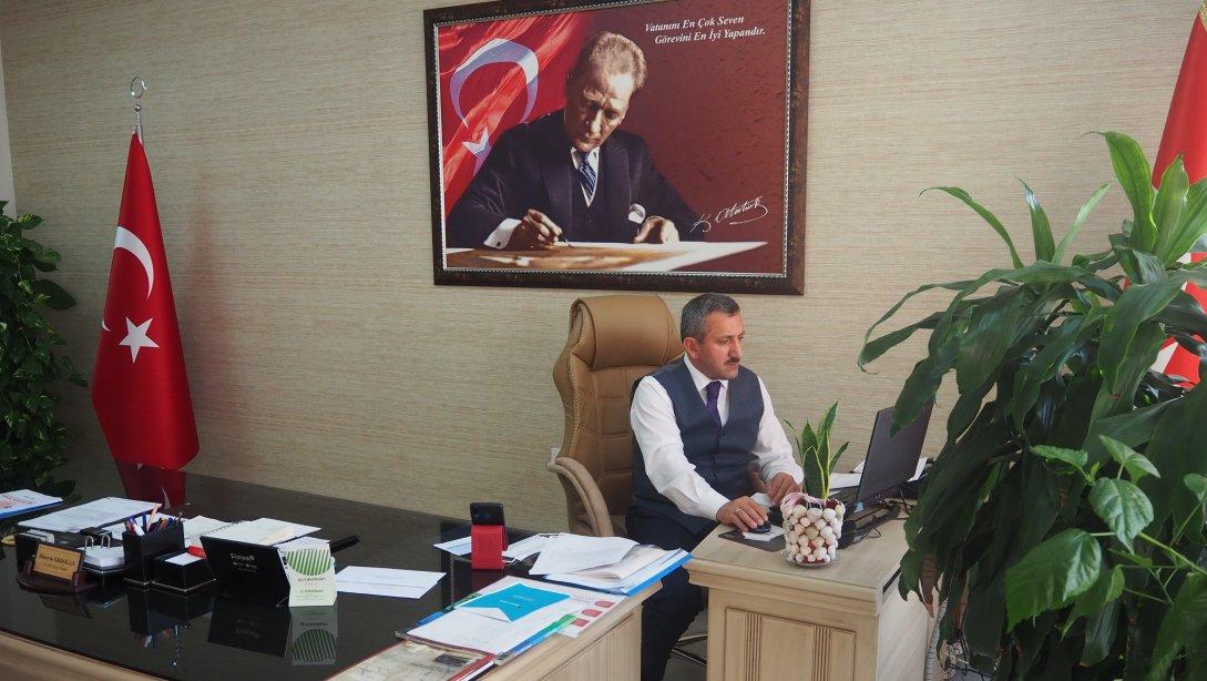 İlçe Milli Eğitim Müdürümüz Hüseyin Erdoğan Başkanlığında Okul Müdürleri İle Eğitim Süreçlerini Değerlendirme Toplantısı Gerçekleştirildi