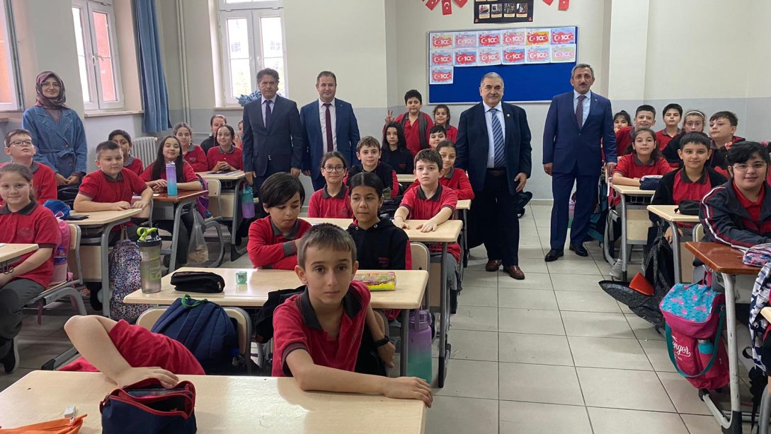 Hayırsever Celal Öğücü Ve İlçe Milli Eğitim Müdürü Hüseyin Erdoğan GHV Aysel Abdullah Öğücü Ortaokulunu Ziyaret Ettiler