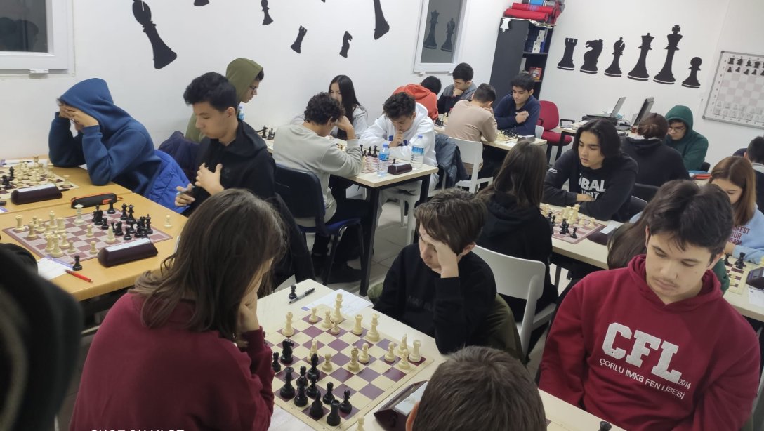100. Yıl Liseler Arası Satranç Turnuvası Tüm Heyecanıyla Devam Ediyor
