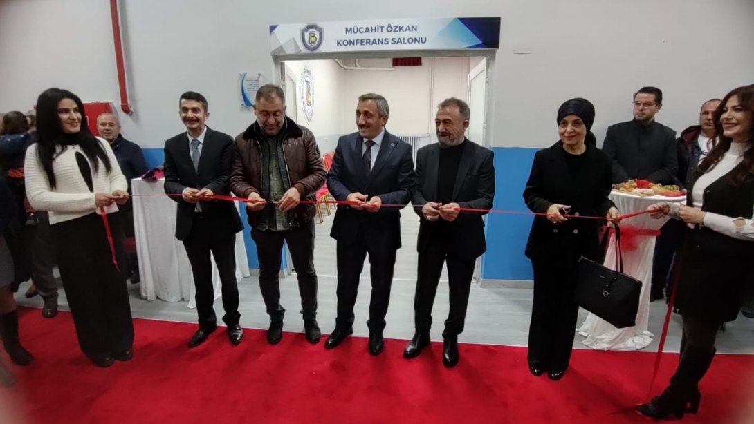 İlçe Milli Eğitim Müdürü Hüseyin Erdoğan Ticaret Borsası Anadolu Lisesi Mücahit Özkan Konferans Salonunun Açılışına Katıldı