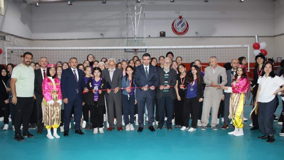 Çorlu Kaymakamı Murat Eren Şehit Metin Arslan Kız AİHL Kapalı Spor Salonunun Açılışını Yaptı